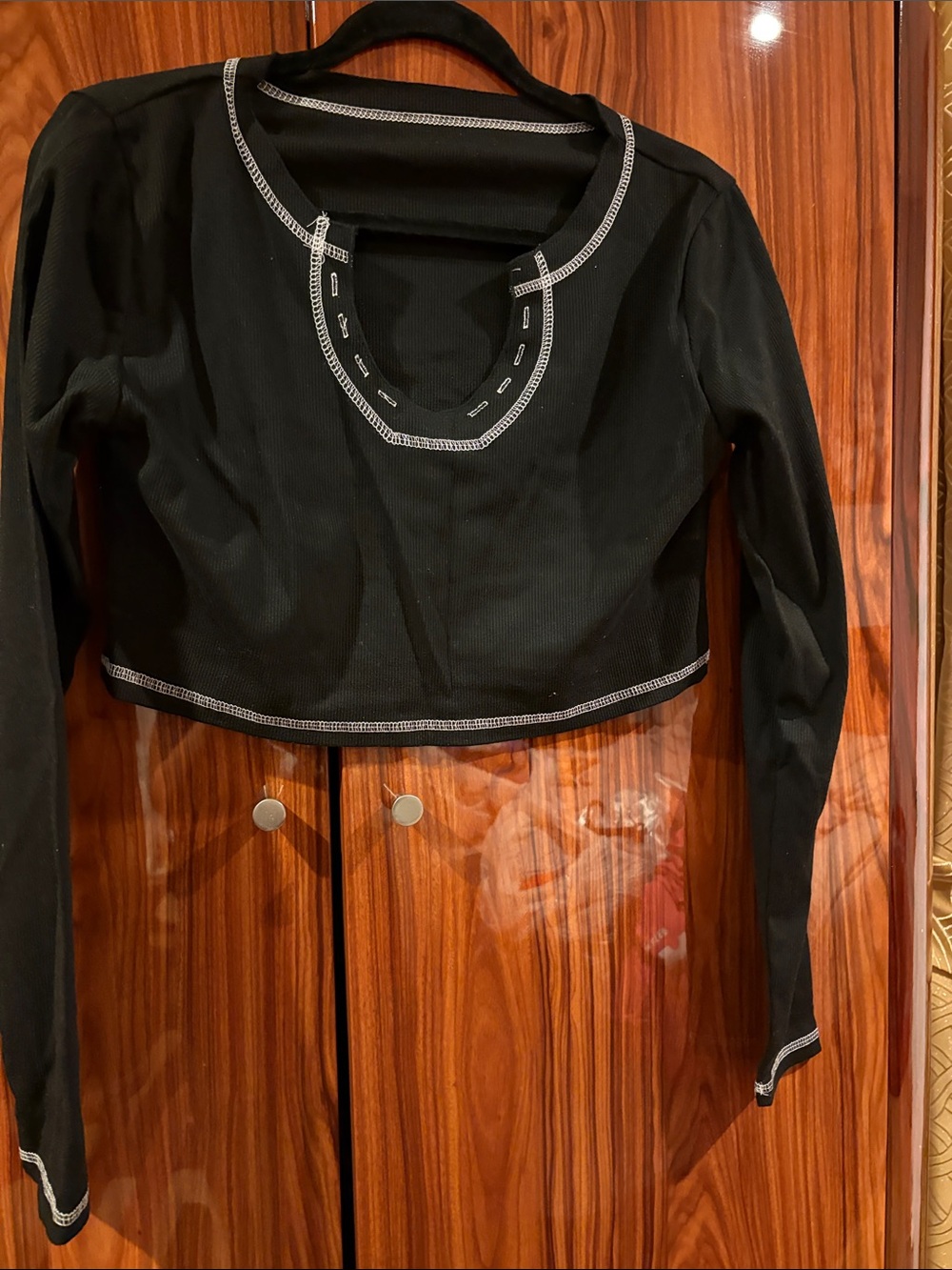 Black Long-Sleeve Cropped Top with Contrast Stitching